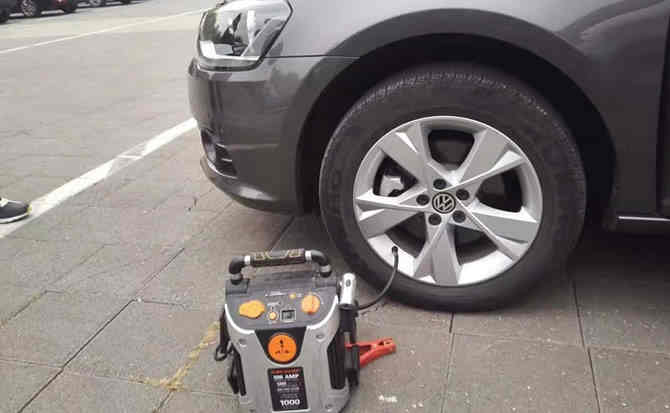 乌恰汽车搭电案例